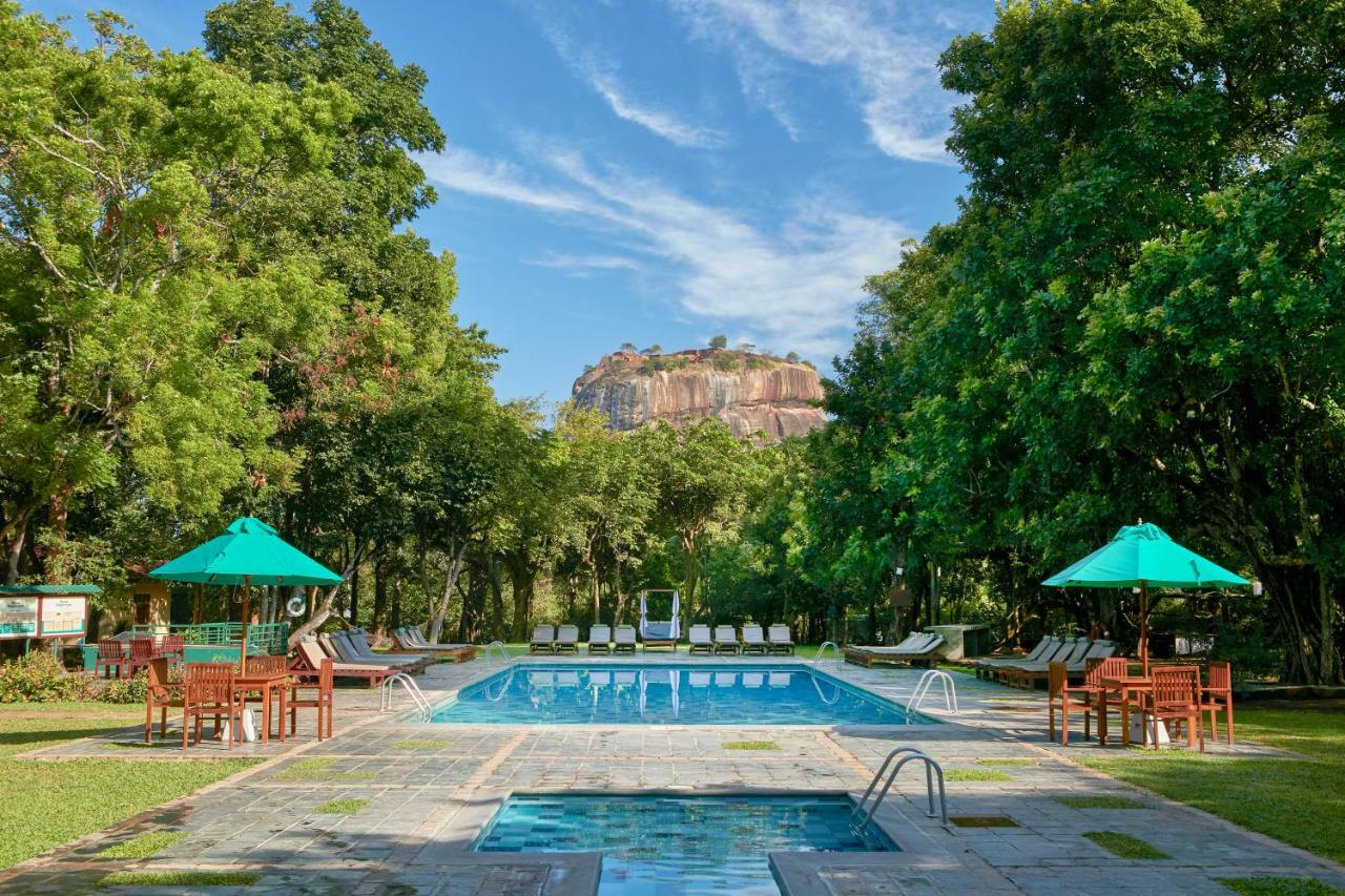 Hotel Sigiriya Exterior photo